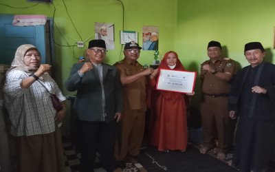 PGN-KB Serahkan Klaim Kematian Rp42 Juta kepada Keluarga Almarhum Asep Suhendar