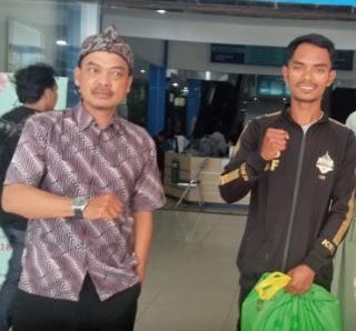 Bah Yopi mendampingi ibu guru ngaji melahirkan tanpa biaya